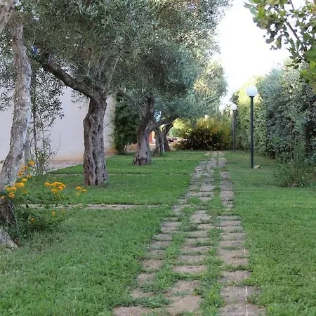 In Mit Gemeinschaftlichem Pool- Grill Und Garten By Interhome Marsala