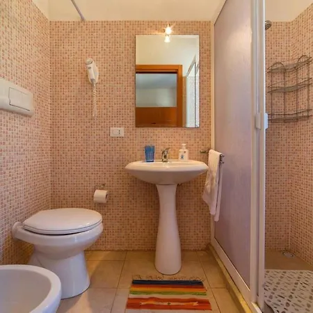 In Mit Gemeinschaftlichem Pool- Grill Und Garten By Interhome Apartman *