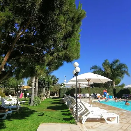 In Mit Gemeinschaftlichem Pool- Grill Und Garten By Interhome Apartman *