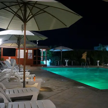 In Mit Gemeinschaftlichem Pool- Grill Und Garten By Interhome Apartman *