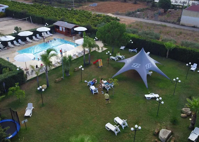 In Mit Gemeinschaftlichem Pool- Grill Und Garten By Interhome Lejlighed