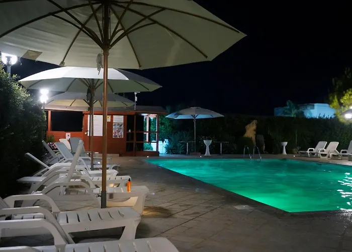 In Mit Gemeinschaftlichem Pool- Grill Und Garten By Interhome Lejlighed *